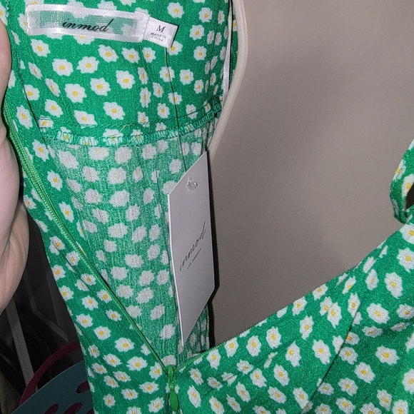 Inmod Green Daisy Ruffle Romper - Picture 7 of 7